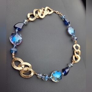 Elegant Gold Tone and Blue Beads Necklace